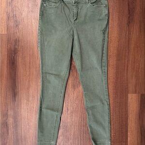 Old Navy Women's Skinny Jeans in Olive